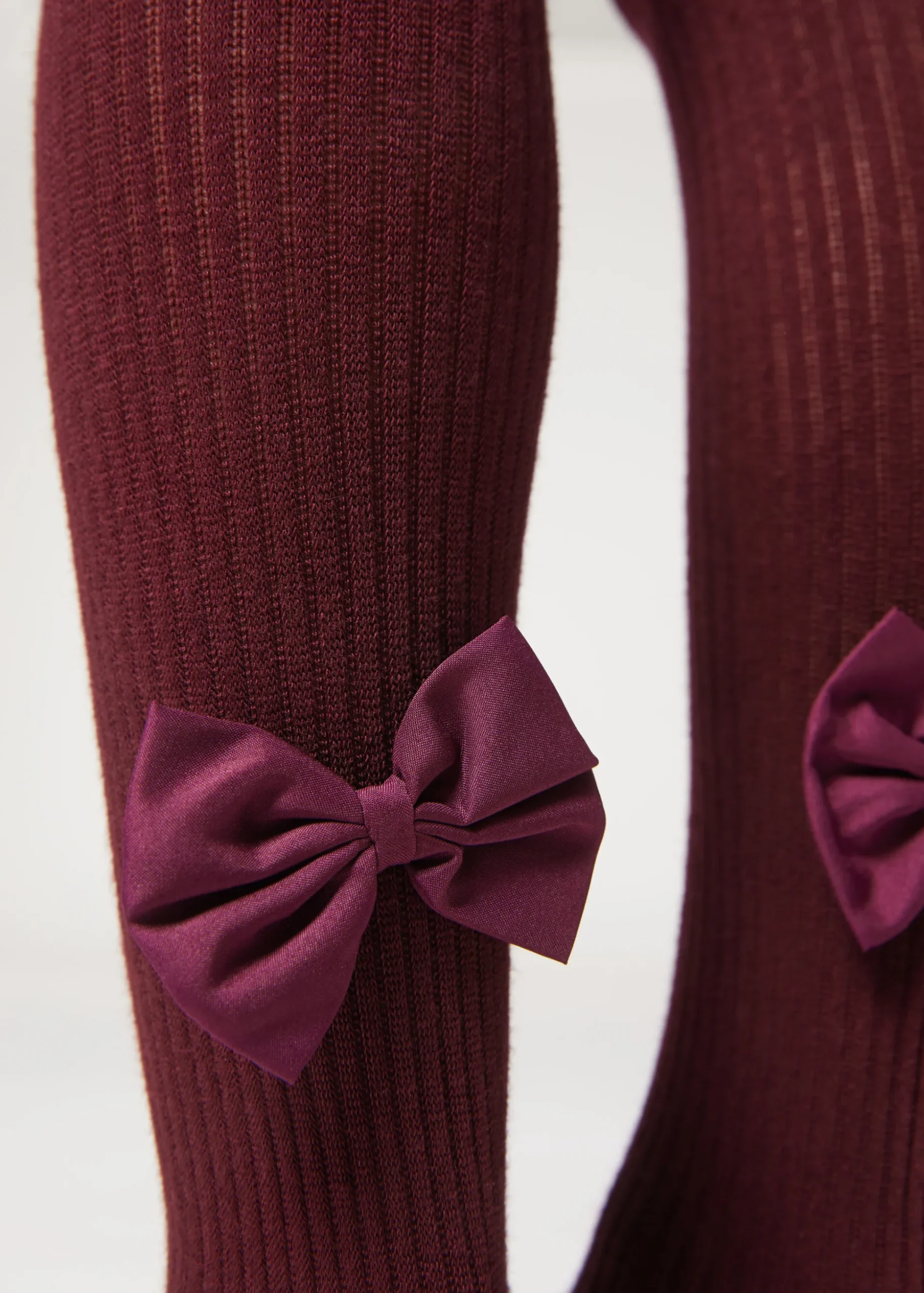 Prążkowane rajstopy bawełniane z kokardami dziewczęce