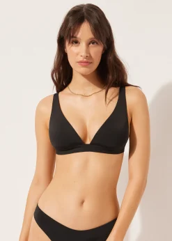 Trójkąt lekko usztywniany góra od kostiumu Indonesia